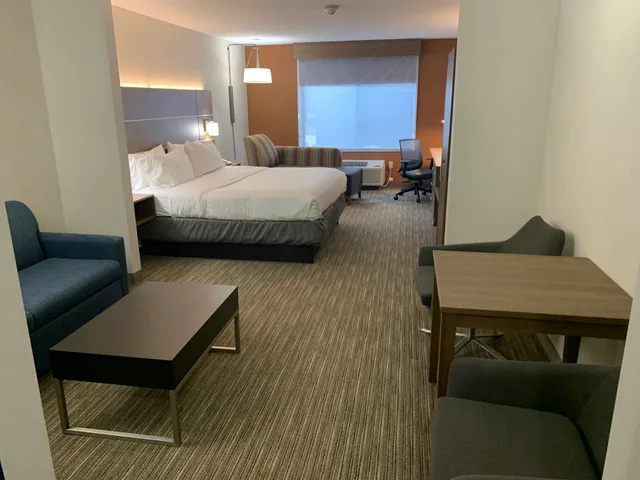 Suite, King Bed, Holiday Inn Express Hotel And Suites Franklin Oil City 2/2