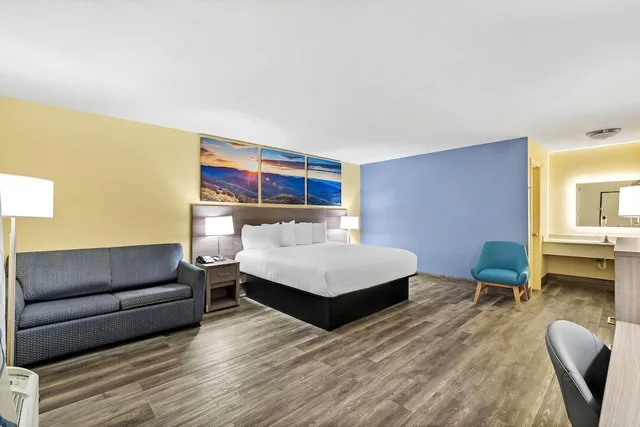 جناح استوديو بسرير كينج، Days Inn by Wyndham Cleveland TN 7/10