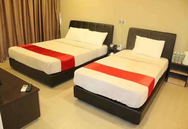 غرفة سوبيريور عائلية بسرير كوين وسرير فردي، T Hotel Jalan Tar 1/3