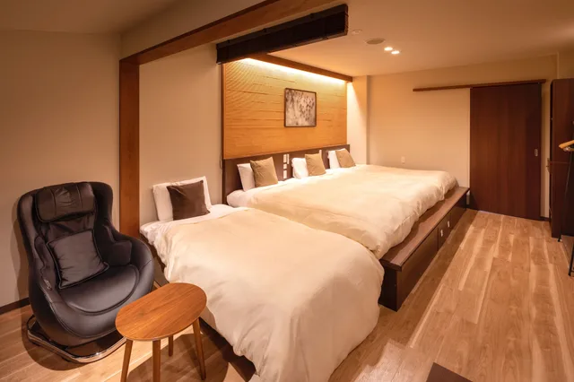 غرفة بأربعة أسرّة وثلاثة أسرّة مع أريكة، Hotel Miyajima Villa 1/2