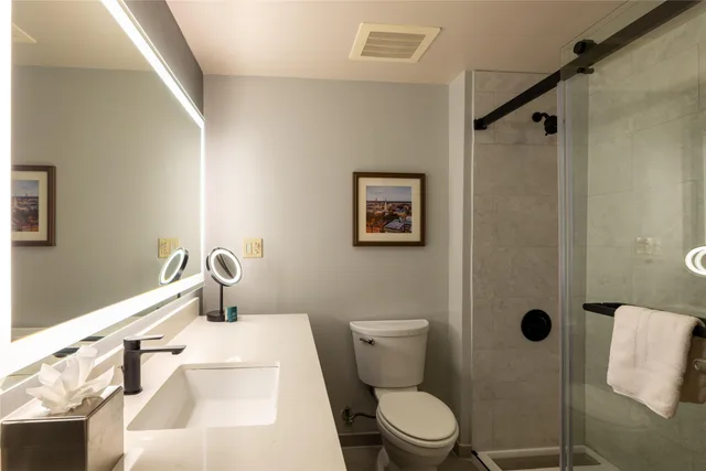 جناح استوديو بسرير كينج مع أريكة، DoubleTree by Hilton Hotel Savannah Airport 10/10