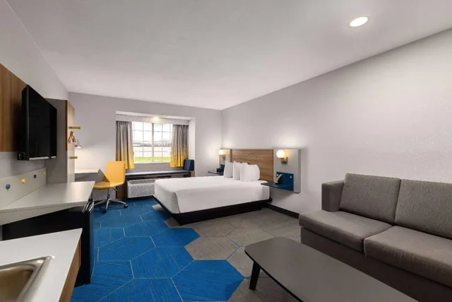 غرفة بسرير كوين لذوي الإعاقة، Microtel Inn & Suites by Wyndham Independence 6/10