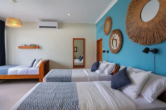 غرفة ثلاثية بثلاثة أسرّة بإطلالة على البحر، Pesona Beach Resort Spa 8/10