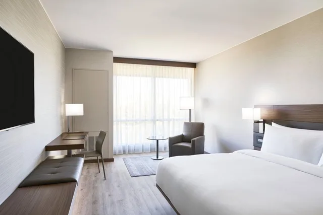 غرفة بسرير كينج مع أريكة، Ac Hotel By Marriott Phoenix Biltmore 6/10