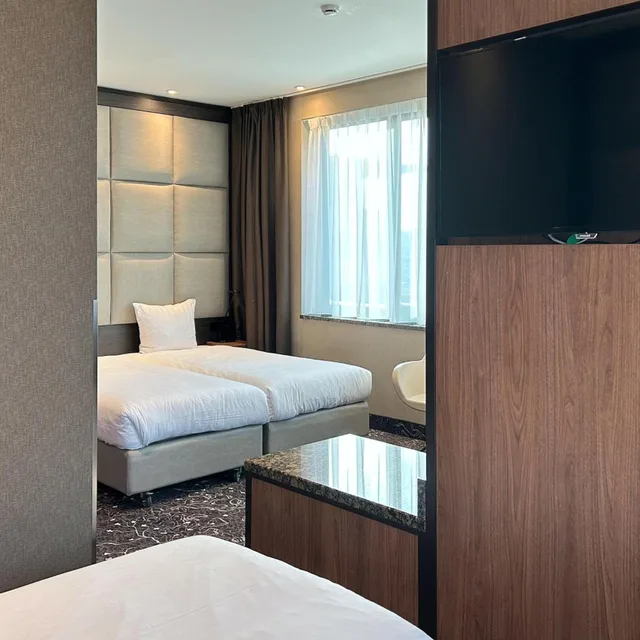 غرفة ثلاثية، Hotel Levell 1/9
