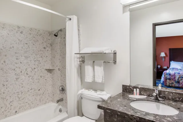 غرفة بسريرين كوين، Holiday Inn Express & Suites GALESBURG 3/3