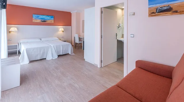 Family, GHT Balmes Hotel, Aparthotel & Splash 4/10