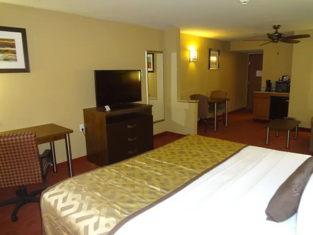 Suite, King Bed, Jetted Tub, Best Western Plus Woodland Hills Hotel Suites 7/9