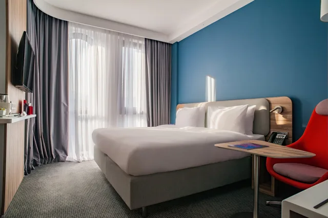 غرفة بسرير كينج بإطلالة على المدينة، Holiday Inn Express Tbilisi Avlabari, an IHG Hotel 1/4