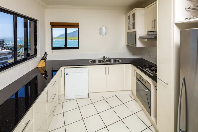 2 Bedrooms, Apartment, Queen and Twin Beds, Water View، Jack Newell Holiday Apartments 7/10