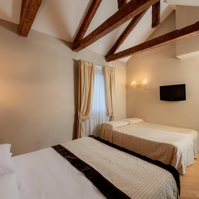 غرفة عائلية مع أريكة، Hotel Paganelli Venice 2/10