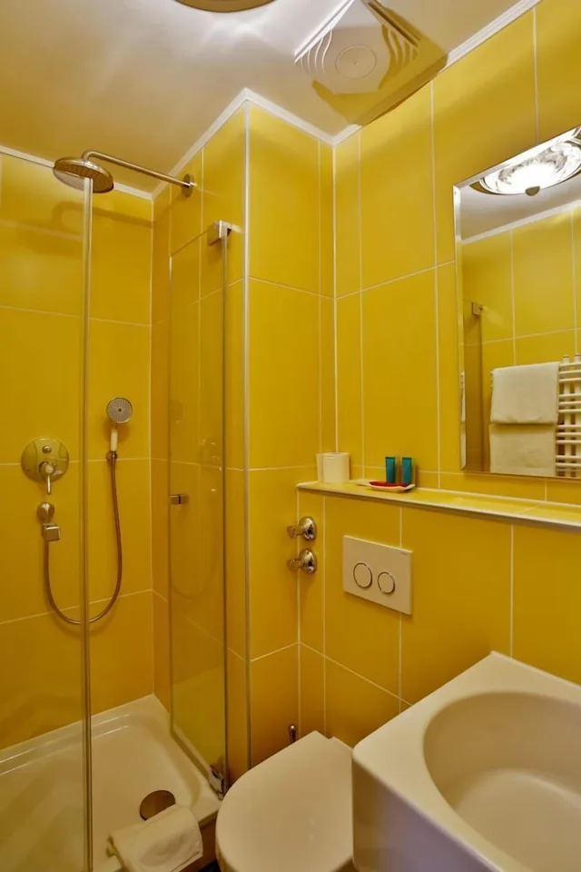 Classic, Suite, The Suite Hotel 7/10