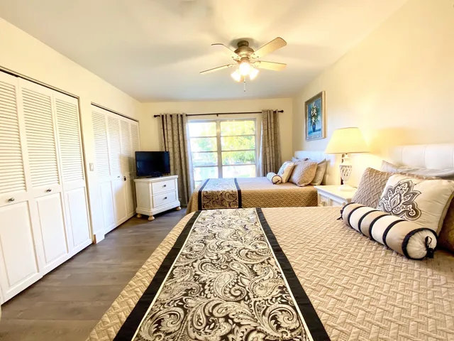 Deluxe, House, 1 King and 1 Single Beds, 1 Queen and 1 Single Bed, Canal View, 2 Sofa, Private Pool، Villa Marco Island 4/6