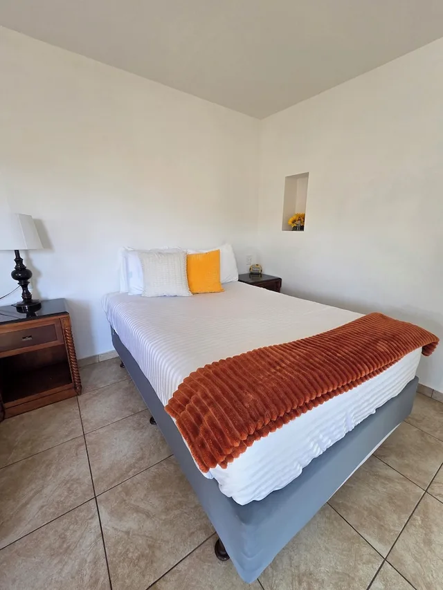 غرفة غراند بسريرين كوين بإطلالة على الجبل يُسمح فيها بالحيوانات الأليفة، Sierra Lodge 3/4