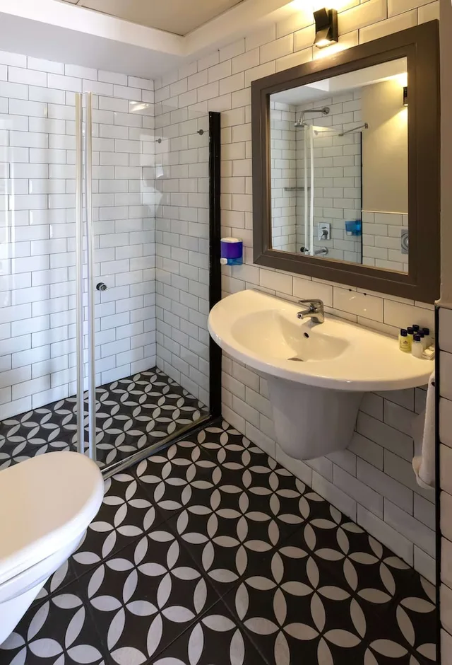 غرفة قياسية ثلاثية بسرير مزدوج وسرير فردي بغرفة نوم واحدة، Mene City Hotel 7/10