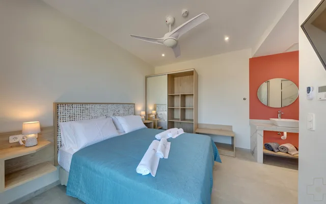 جناح إليت بسرير مزدوج بإطلالة على البحر بجاكوزي، Spiros Soula Hotel 1/3