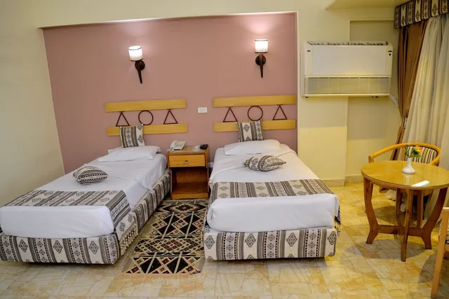 غرفة ثلاثية بثلاثة أسرّة بإطلالة على النهر، Marhaba Hotel Aswan 1/1