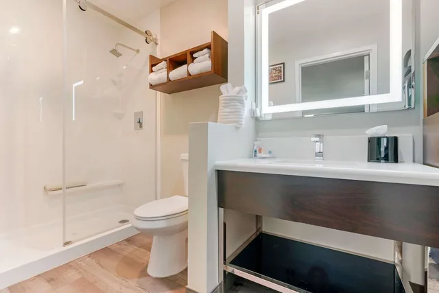 غرفة قياسية بسرير كوين، Comfort Inn Antioch - Century Plaza 6/7