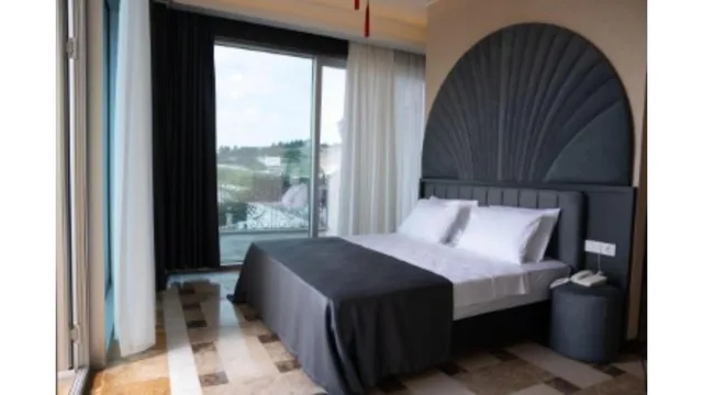 جناح ديلوكس، Kronos Hotel 2/4