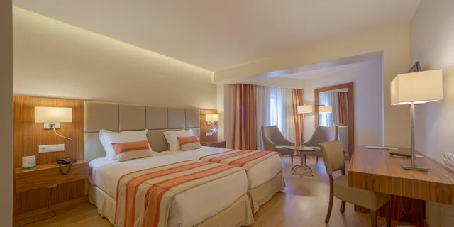 غرفة قياسية بسرير مزدوج أو سريرين منفصلين، Hotel Cinquentenario & Conference Center 2/2