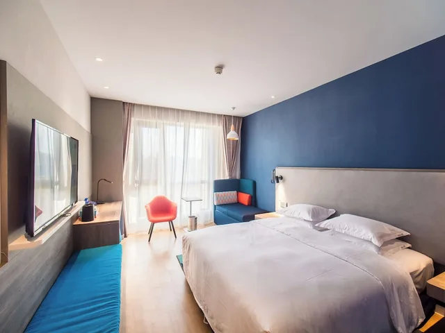 غرفة قياسية بسرير كينج، Holiday Inn Express Kunming West 2/4