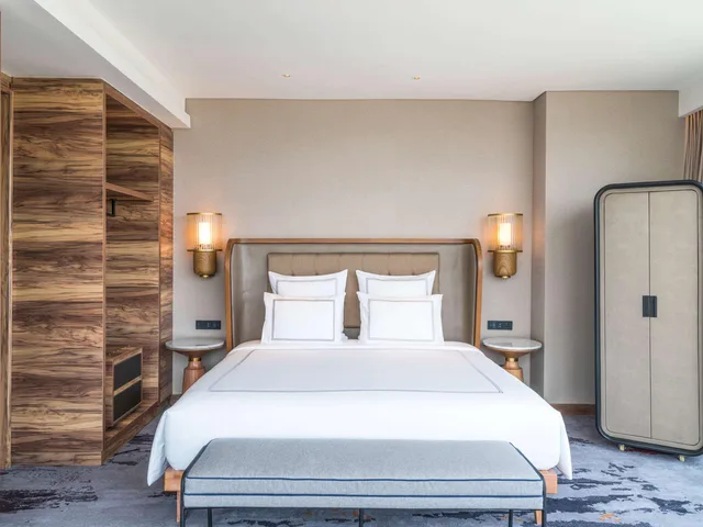 Room, King Bed, Bay View، Swissotel Jakarta PIK Avenue 2/10
