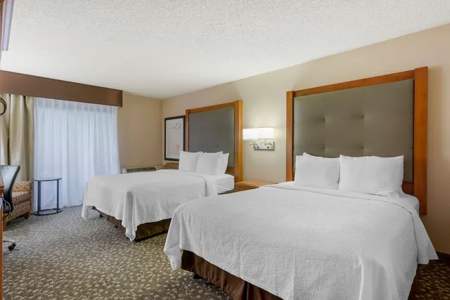 غرفة قياسية بسريرين كوين، Best Western Plus Oak Harbor Hotel & Conference Center 2/10