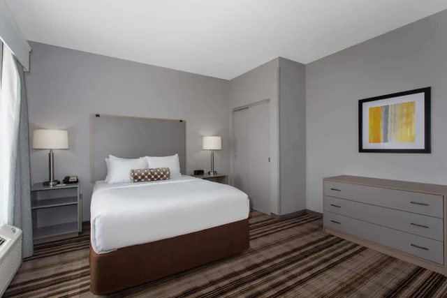 جناح استوديو بسرير كوين، Hawthorn Suites by Wyndham Loveland 1/1
