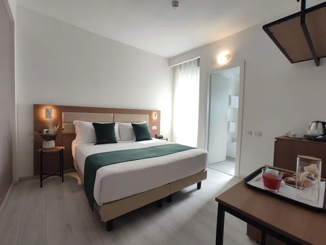 غرفة قياسية بسرير مزدوج، Massimi City Garden Hotel 1/4