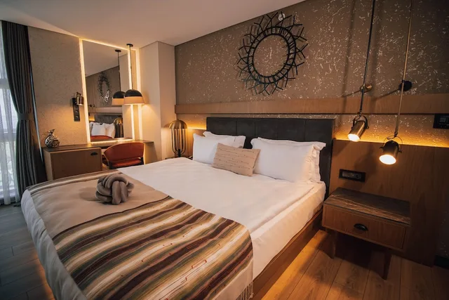 غرفة ديلوكس ركنية بسرير كينج، Panagia Premiere Hotel 1/3