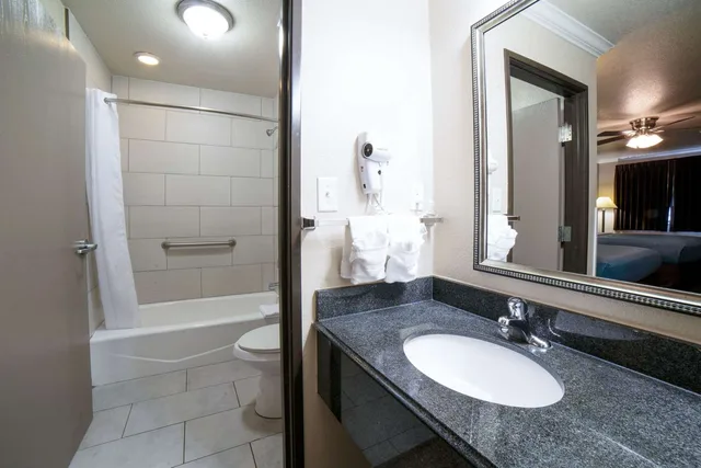 غرفة بسريرين كوين، Econo Lodge Inn & Suites Corpus Christi 3/4