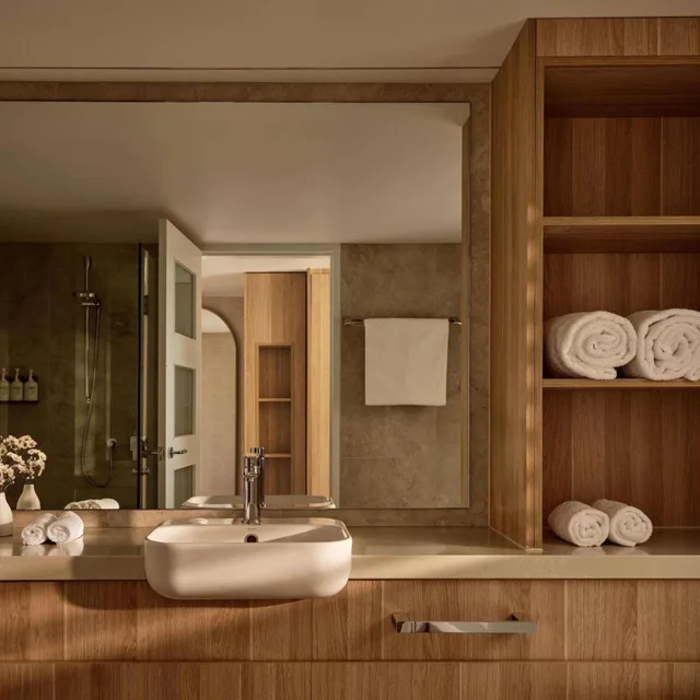 Superior, King Bed, Bay View، The Brighton Hotel Sydney - Mgallery Collection 9/10