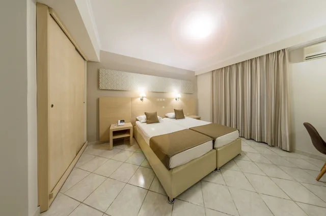 Standard, Double Bed, Land View، Karras Hotel 4/10
