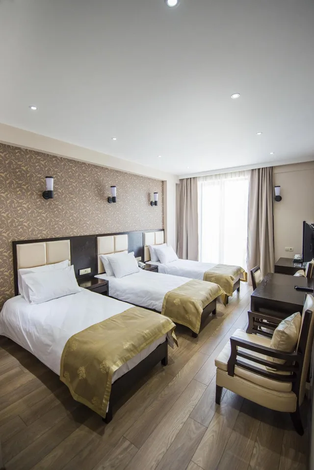غرفة كلاسيكية ثلاثية بثلاثة أسرّة، Tbilisi Inn 1/1