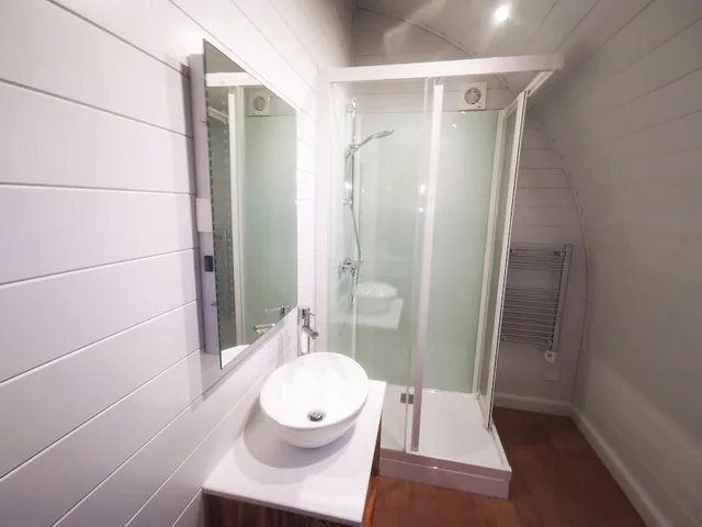 Pod, Twin Beds, Sofa, Side Access، King's Lynn Caravan & Camping Park 6/9