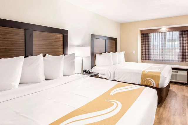 غرفة بسريرين كوين، Quality Inn & Suites Myrtle Beach Near Outlets 2/6