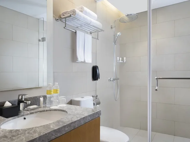جناح بسرير مزدوج بإطلالة على المدينة بغرفة نوم واحدة، Holiday Inn Hotel Suites Jakarta Gajah Mada 6/7