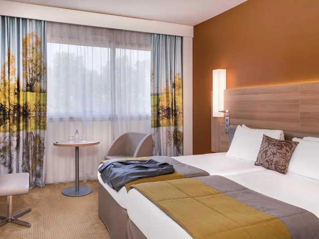 غرفة بسرير كوين لذوي الإعاقة، Mercure Macon Bord De Saone 7/10