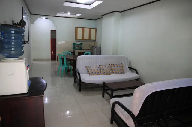 2 Bedrooms, Family, 4 Beds, Lake View, 2 Bathrooms, 2 Sofa، Pandu Lakeside Hotel Parapat - Toba Lake 1/1