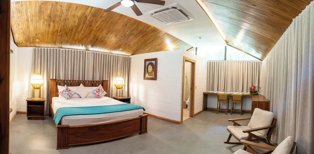 Superior, Cabin, King Bed, PACHIRA LODGE 1/2