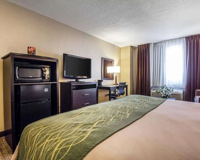 غرفة بسرير كينج، Quality Inn Harlan, KY 3/3
