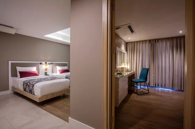 غرفة عائلية ثلاثية بسرير مزدوج وسريرين منفصلين بغرفتي نوم، Woovo Phuket Patong 2/7