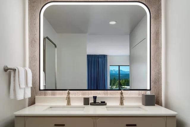 جناح استوديو بسريرين كوين مع أريكة بحوض استحمام، Martis Valley Lodge, Tapestry Collection by Hilton 5/5