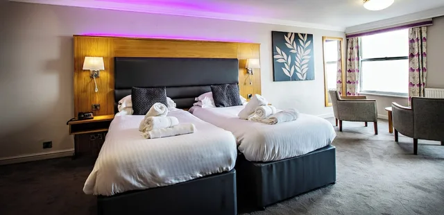 غرفة سوبيريور بسريرين منفصلين بإطلالة على البحر، Crown Spa Hotel Scarborough 4/5