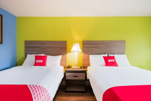 2 Queen Beds Non-Smoking, OYO Hotel Houston N Fm-1960 Champions TX 8/10