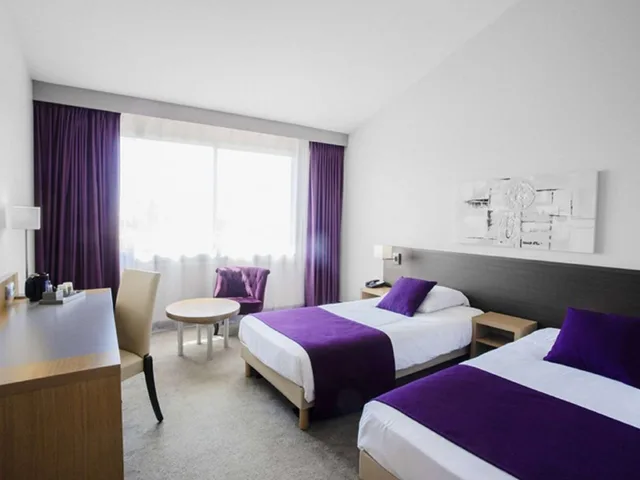 غرفة قياسية بسريرين منفصلين، Mercure Toulouse Aeroport Golf De Seilh 1/8