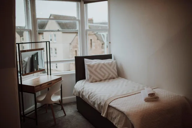 غرفة ثلاثية، 16 PILRIG GUEST HOUSE 2/2