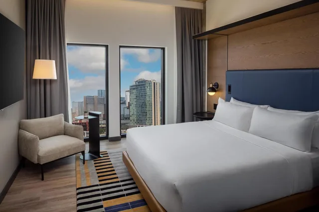 جناح بغرفة نوم واحدة بحوض استحمام، Canopy by Hilton Nashville Downtown The Gulch 1/2