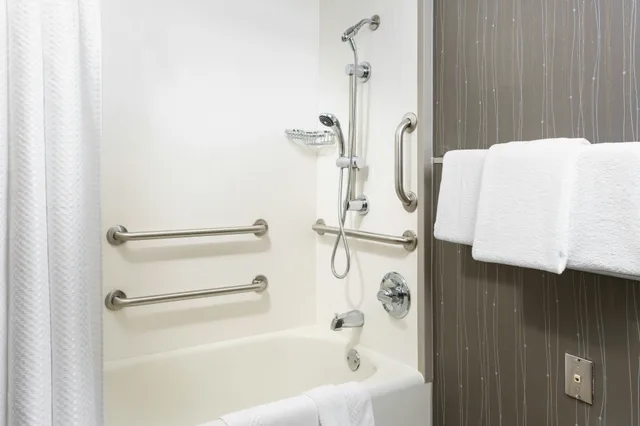Room, City View, Courtyard Chicago Downtown/Magnificent Mile 2/2