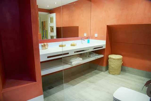 Plus, Deluxe, Apartment, Double Bed, Sofa، Overland Suites Catedral 3/3